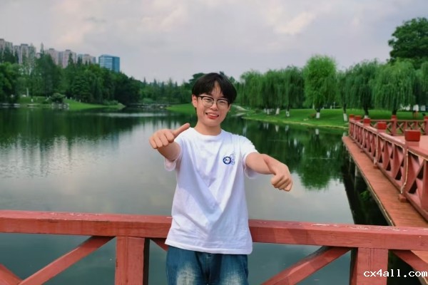 四川日报 | 大学生代表康雨琳：盛世如您所愿 未来我们接好